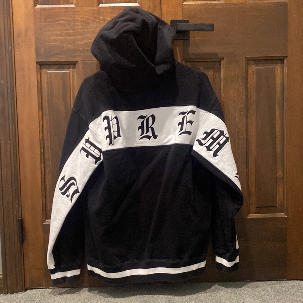 Supreme hoodie